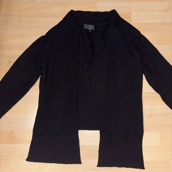 St. John 100% Cashmere Exclusively forNordstrom Cardigan Sweater Medium Luxury - Picture 4 of 10